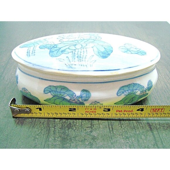 Vintage Porcelain Trinket Dish Removable Lid White Blue Floral Oval Shape 4x2x2" - Picture 8 of 11